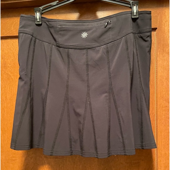 Black Athleta skirt, size 4 - Picture 1 of 3